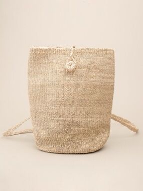 ABACÁ - Woven Straw Bucket Backpack in Natural